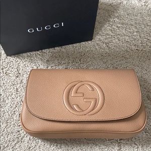 GUCCI SOHO CAMELIA CHAIN BAG